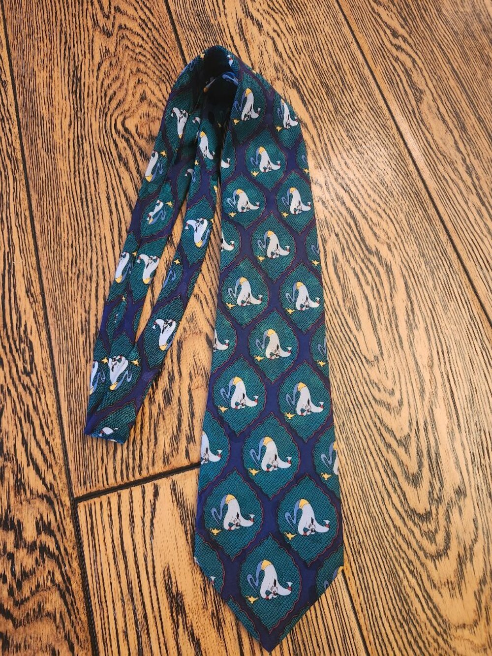 Disney Store Aladdin Genie silk tie